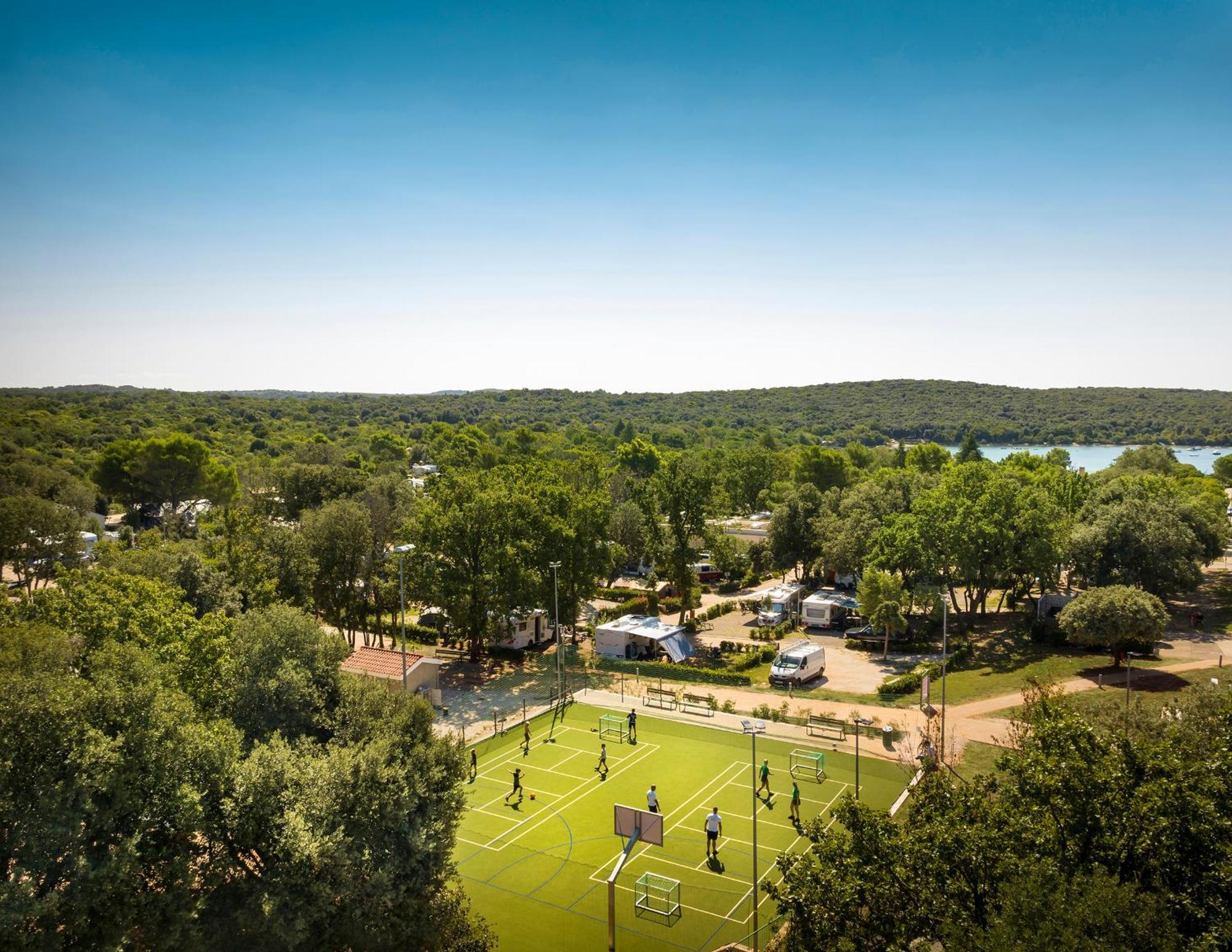 Maistra Vestar Pitches 5*